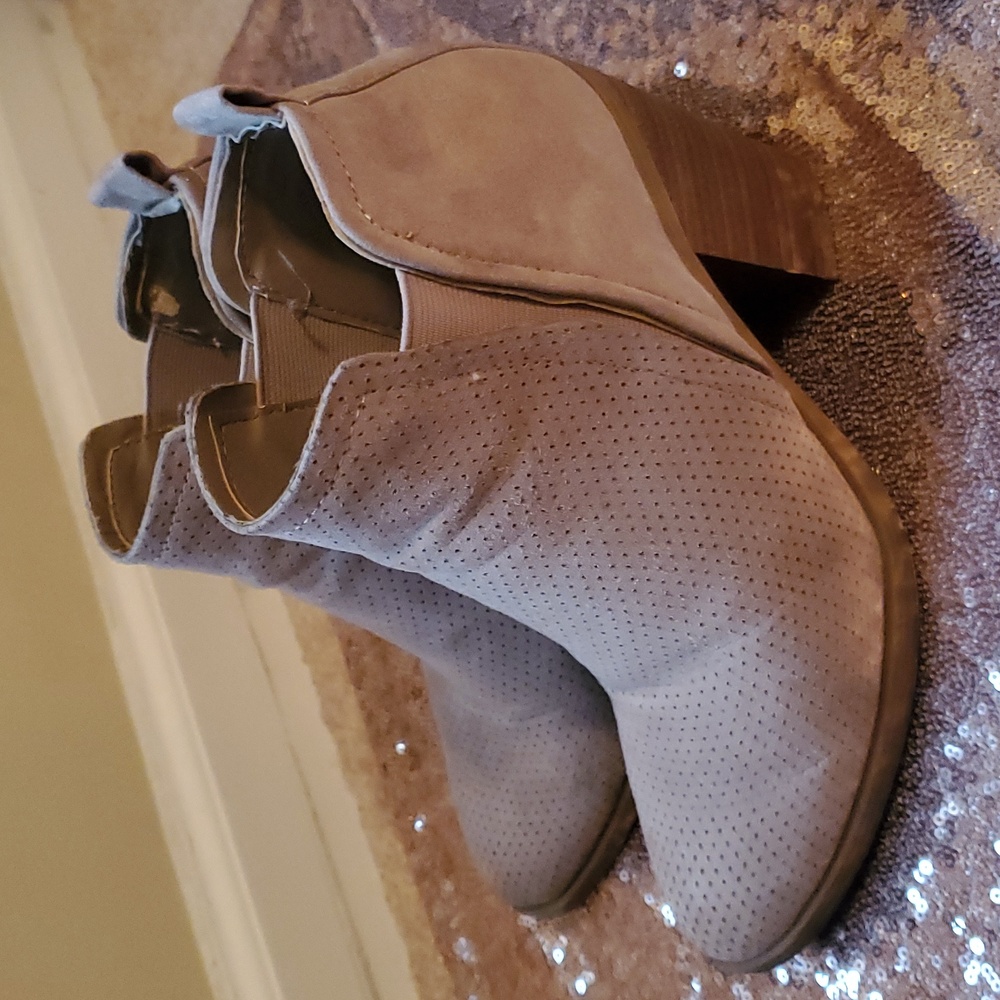 Women's Tan Ankle Boots